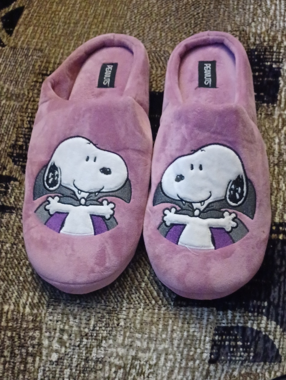 4/$60 New Plush Purple Snoopy Vampire Slippers - Size Large (Adult)